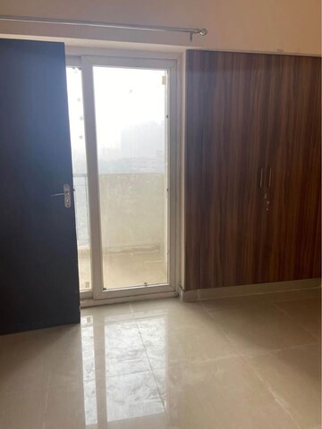 Room in 1 BHK Apartment at Amrapali Dream Valley – for Rent