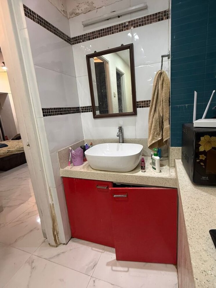 Bathroom, lokhandwala 2 Bedroom 752 Sq.Ft. Apartment In Lokhandwala Mumbai 9807520