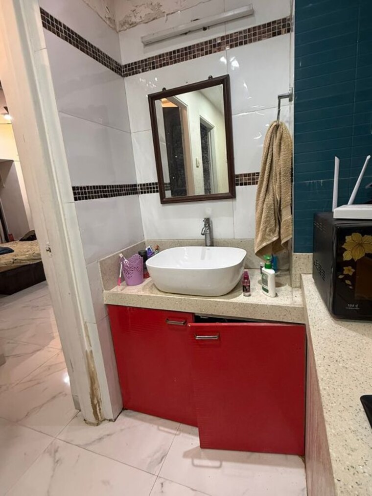 Bathroom, lokhandwala 2 Bedroom 752 Sq.Ft. Apartment In Lokhandwala Mumbai 9807520