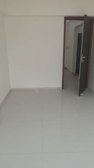 Room in 2 BHK Apartment at Om Sai Union CHS, Chembur – for Rent