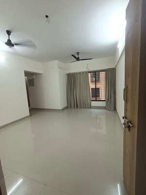 2 BHK Apartment For Rent in Mishal Gurudatta, Chembur