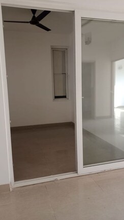 3 BHK + Servant Room Apartment For Rent in Emaar Emerald Floors Premier