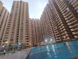 1 RK Apartment For Rent in Gaur City 2 - 14th Avenue, Sector 16c Greater Noida