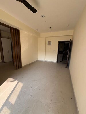 Room in 2 BHK Apartment at Panchsheel Greens II, Sector 16 Greater Noida – for Sale
