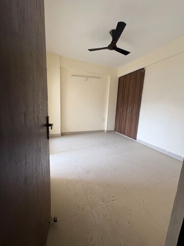 Room in 2 BHK Apartment at Panchsheel Greens II, Sector 16 Greater Noida – for Sale