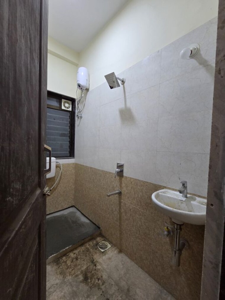 Bathroom, alamdar-the-auro 1 Bedroom 450 Sq.Ft. Apartment In Lower Parel Mumbai 9807575