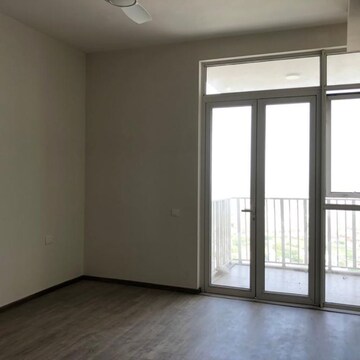 Room in 3 BHK Apartment at Ireo Victory Valley, Ramgarh Dhani – for Rent