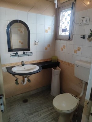 Team Area in 3 BHK Independent House at RWA Apartments Sector 41, Sector 41 – for Rent