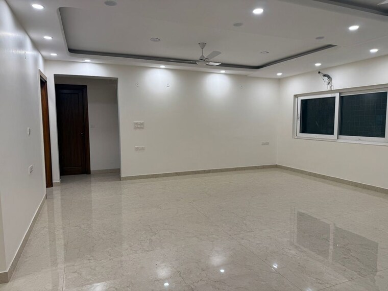 Room, rwa-apartments-sector-40 3.5 Bedroom 2100 Sq.Ft. Independent House In Sector 40 Noida 9807603