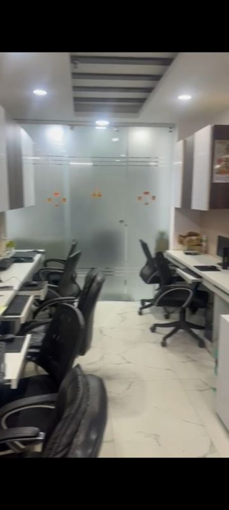 Team Area, netaji subhash place Commercial Office Space 450 Sq.Ft. In Netaji Subhash Place Delhi 9807610