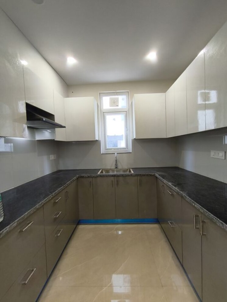 Kitchen, chattarpur 3 Bedroom 1500 Sq.Ft. Builder Floor In Chattarpur Delhi 9807615