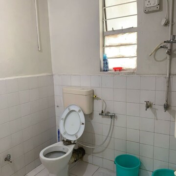 Bathroom in Studio Apartment at Koregaon Park CHS, Koregaon – for Rent