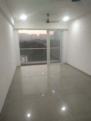 2 BHK Apartment For Sale in Rustomjee Urbania Azziano, Thane West