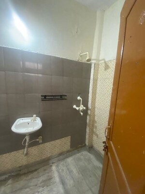Bathroom in 2.5 BHK Independent House at RWA Apartments Sector 39, Sector 39 – for Rent