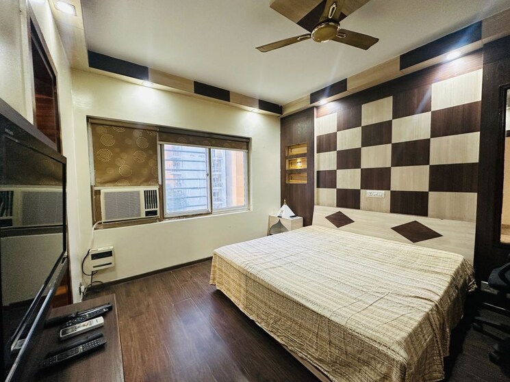 Bedroom, bptp-park-grandeura 3.5 Bedroom 2032 Sq.Ft. Apartment In Sector 82 Faridabad 9807527