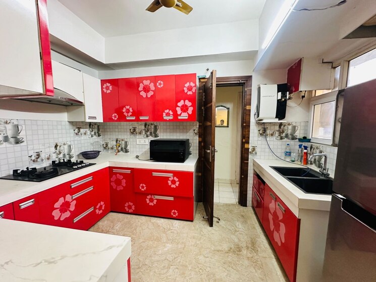 Kitchen, bptp-park-grandeura 3.5 Bedroom 2032 Sq.Ft. Apartment In Sector 82 Faridabad 9807527