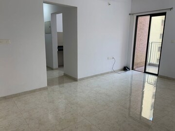 Room in 1.5 BHK Apartment at Lodha Palava City Lakeshore Greens, Dombivli East – for Rent