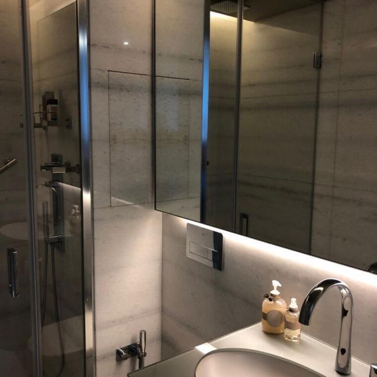 Bathroom, lodha-the-world-towers-world-one-tier-2 3 Bedroom 1950 Sq.Ft. Apartment In Empire Mill Mumbai 9807710