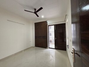 Room in 3 BHK Builder Floor at Sector 47 – for Rent