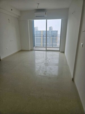 Room in 3 BHK Apartment at Godrej Woods, Sector 43 – for Sale