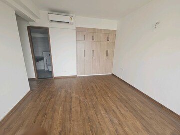 Room in 3 BHK Apartment at Godrej Woods, Sector 43 – for Sale