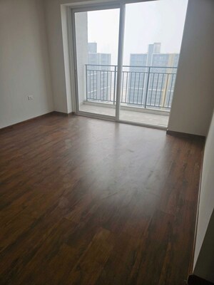 Room in 3 BHK Apartment at Godrej Woods, Sector 43 – for Sale