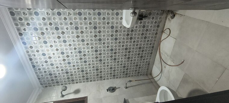 Bathroom, panchsheel vihar 2 Bedroom 765 Sq.Ft. Builder Floor In Panchsheel Vihar Delhi 9807728