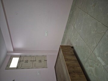 Furnished Amenities in 1.5 BHK Builder Floor at Mayur Vihar – for Rent