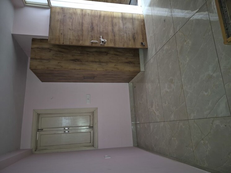 Kitchen, mayur vihar 1.5 Bedroom 410 Sq.Ft. Builder Floor In Mayur Vihar Delhi 9807736