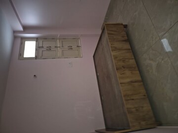 Kitchen in 1.5 BHK Builder Floor at Mayur Vihar – for Rent