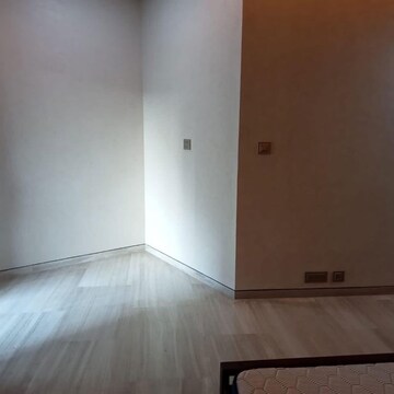 Room in 4 BHK Apartment at Lodha The World Towers World One Tier 2, Empire Mill – for Rent