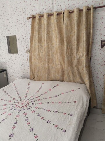 Bedroom in 1 RK Builder Floor at Gomti Nagar – for Rent