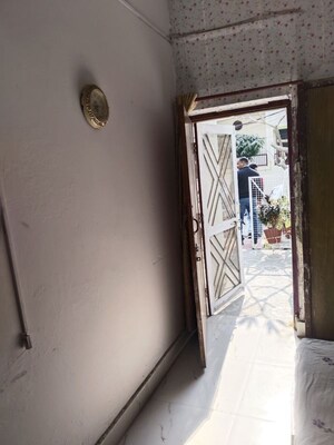 Room in 1 RK Builder Floor at Gomti Nagar – for Rent