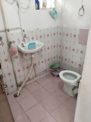 Master Bedroom in 1 RK Builder Floor at Gomti Nagar – for Rent