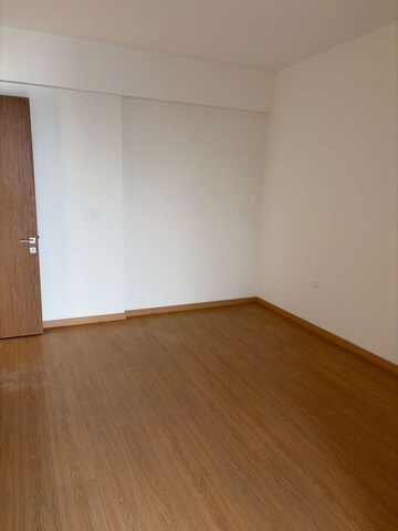 Room in 3 BHK Apartment at Godrej Woods, Sector 43 – for Sale