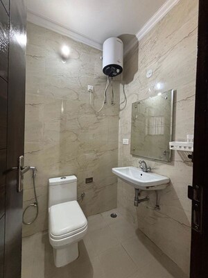 Bathroom in 3 BHK Builder Floor at Sector 40 – for Rent