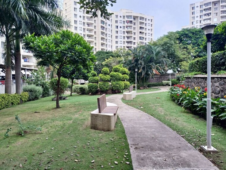 Garden, vascon-forest-county 3 Bedroom 1630 Sq.Ft. Apartment In Kharadi Pune 9807787
