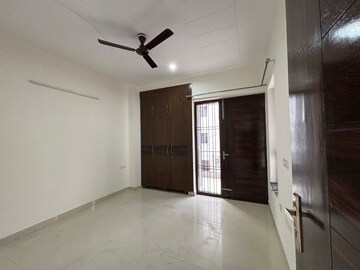 3 BHK Builder Floor For Rent in South City 1