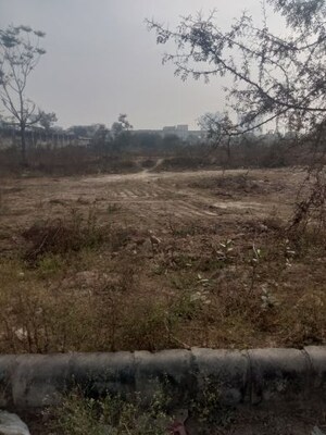  Plot For Sale in BPTP Parklands, Sector 76