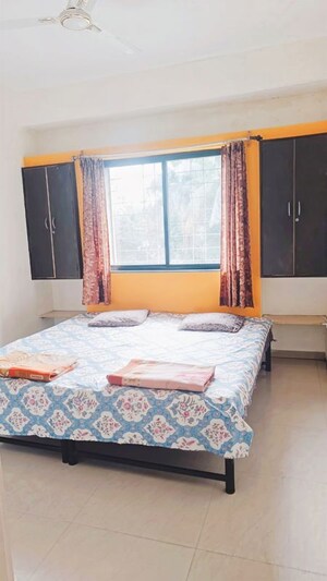Bedroom in 2 BHK Apartment at Tingre Nagar – for Rent