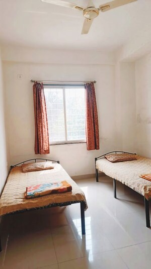 Bedroom in 2 BHK Apartment at Tingre Nagar – for Rent