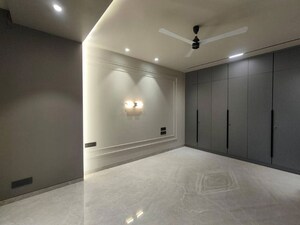 Room in Studio Apartment at Unitech Infospace, Sector 21 – for Rent