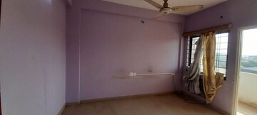 Room in 3 BHK Apartment at Tikrapara – for Rent