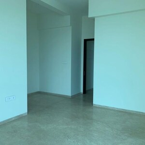 Room in 4 BHK Apartment at Raheja Imperia, Empire Mill – for Rent