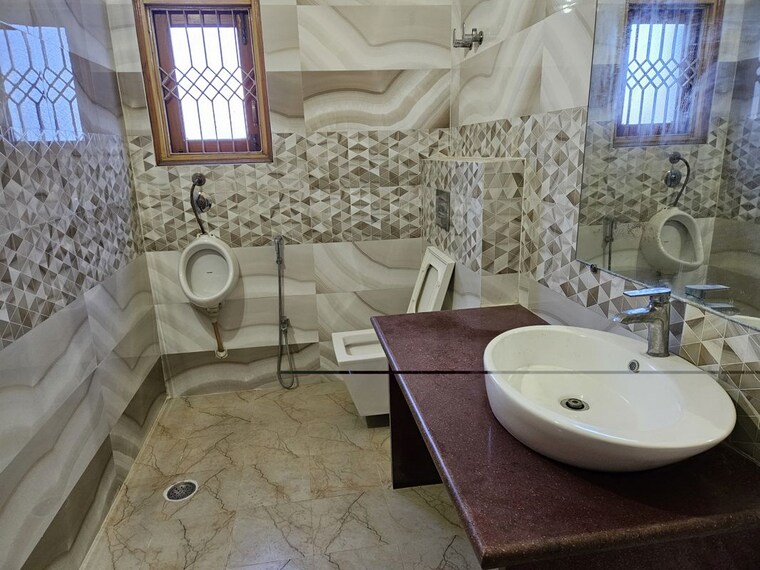 Attached Bathroom, ashiana nagar 4 Bedroom 2500 Sq.Ft. Independent House In Ashiana Nagar Patna 9807842