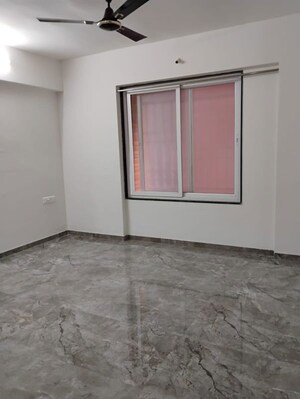 Room in 3 BHK Apartment at Shubh Gateway, Viman Nagar – for Rent