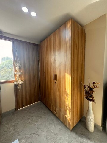 Bedroom in 1 BHK Builder Floor at Sector 27 – for Rent