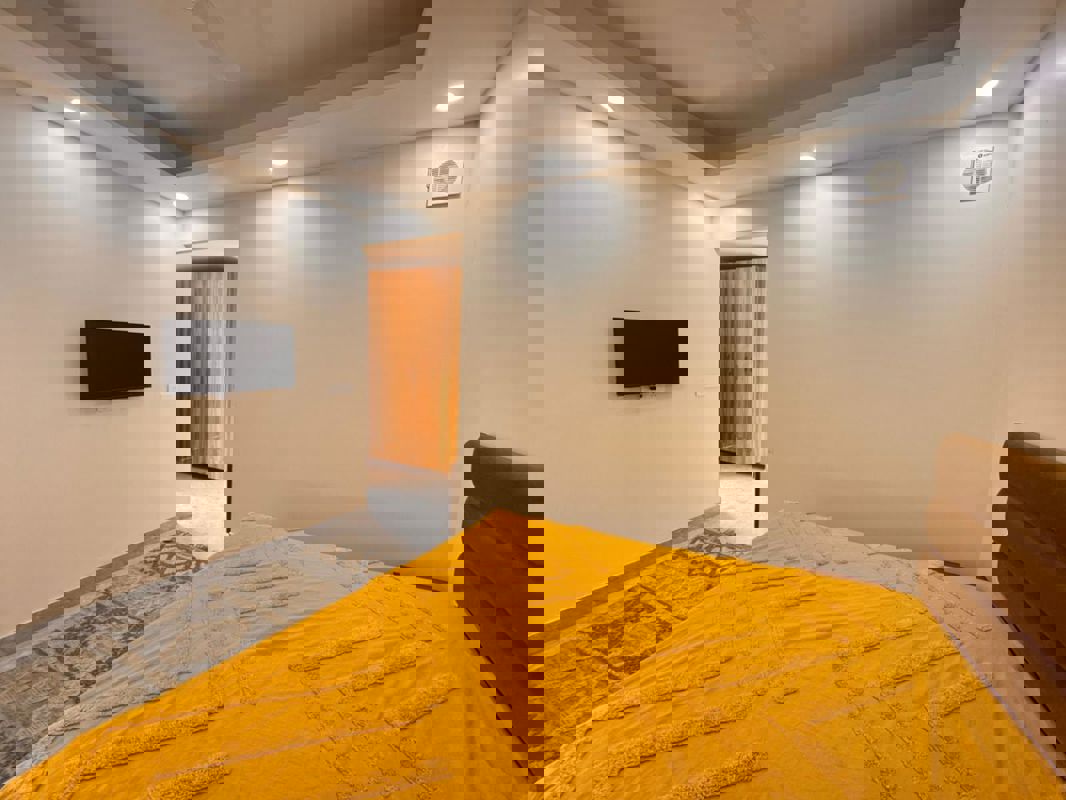 1 BHK Builder Floor For Rent in Sector 27