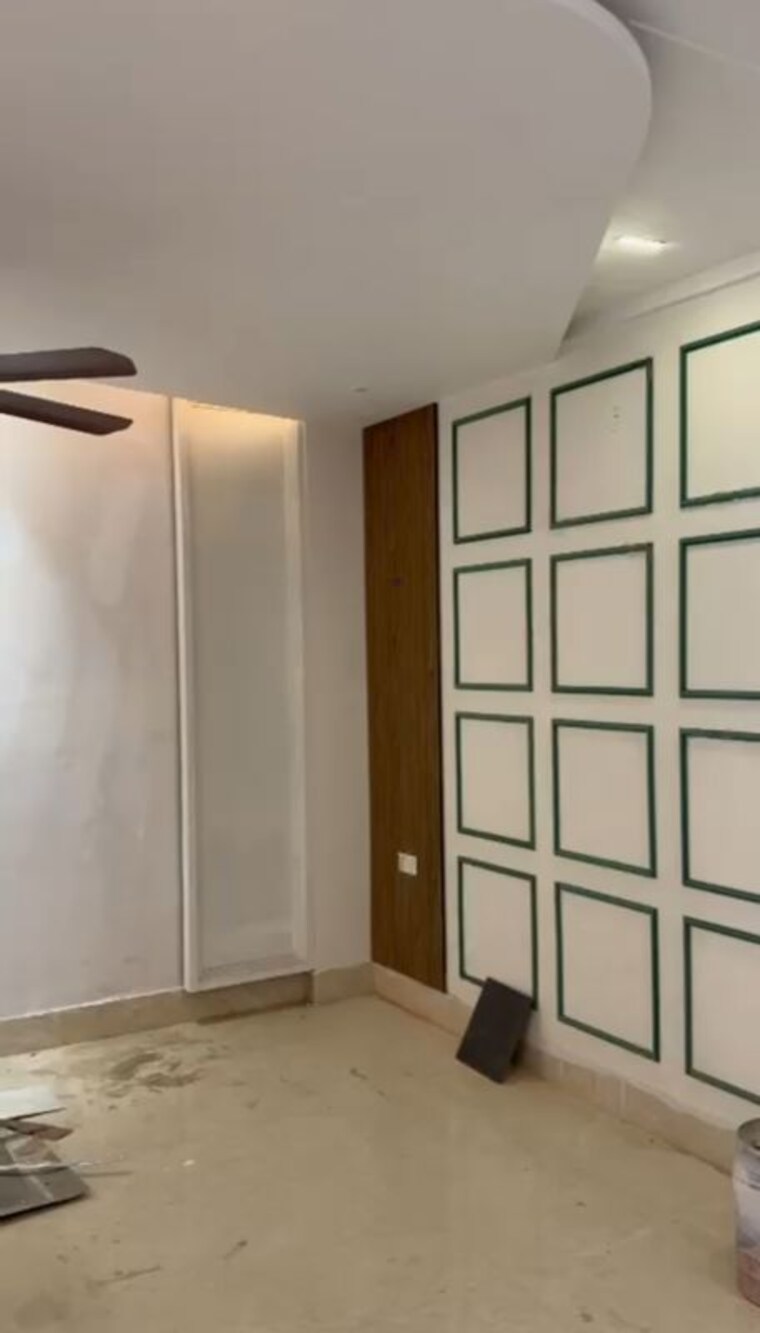 Room, sector 85 4 Bedroom 350 Sq.Yd. Builder Floor In Sector 85 Faridabad 9807960