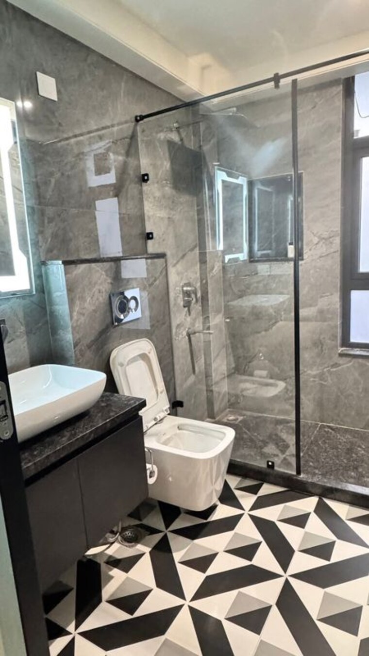 Bathroom, suncity-trade-tower 1.5 Bedroom 856 Sq.Ft. Apartment In Sector 21 Gurgaon 9807964